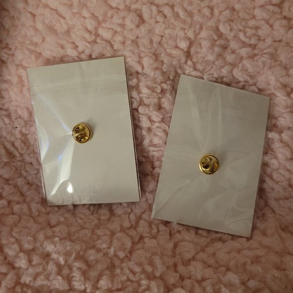 Megan plays collectable figure & pins - Picture 7 of 7